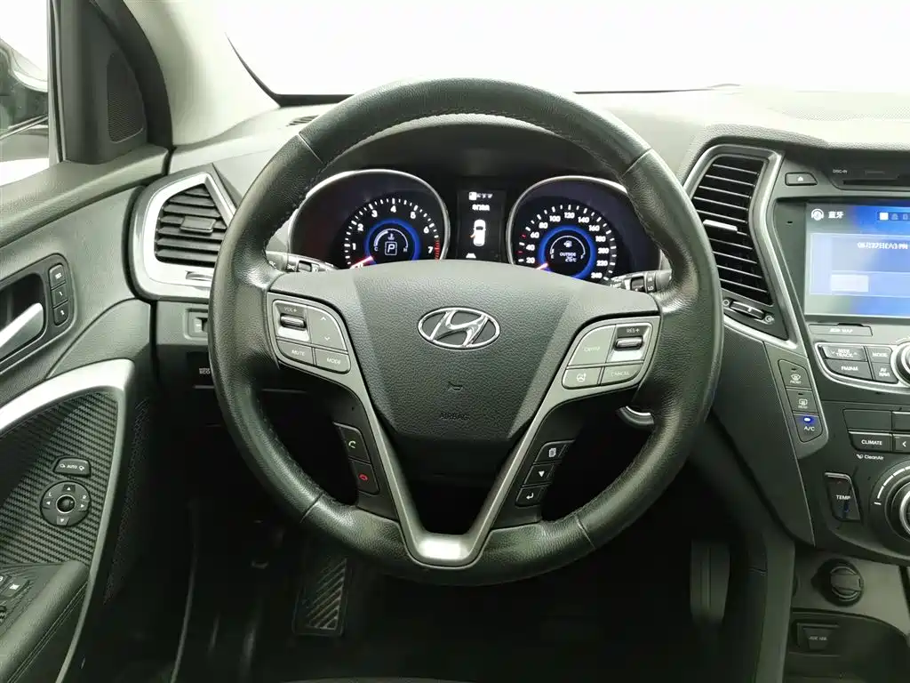 Hyundai Santa Fe 2016 — фото 11