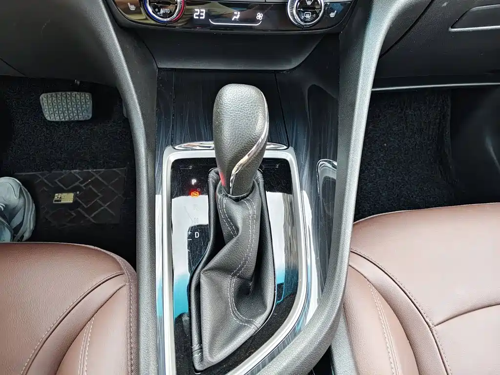 Buick GL6 2018