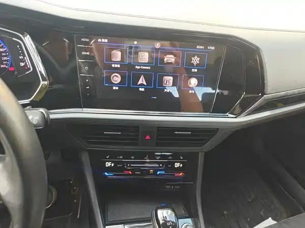 Volkswagen Sagitar 2022