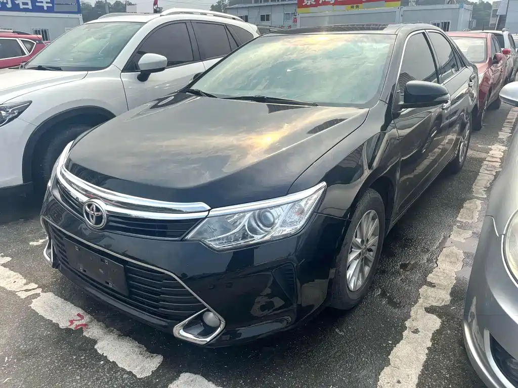 Toyota Camry 2017 — фото 1