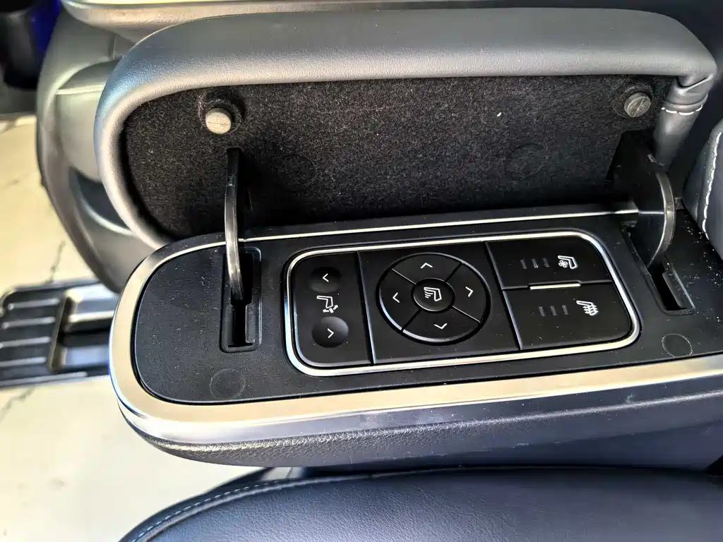 GAC Motor Trumpchi M8 2023 — фото 7