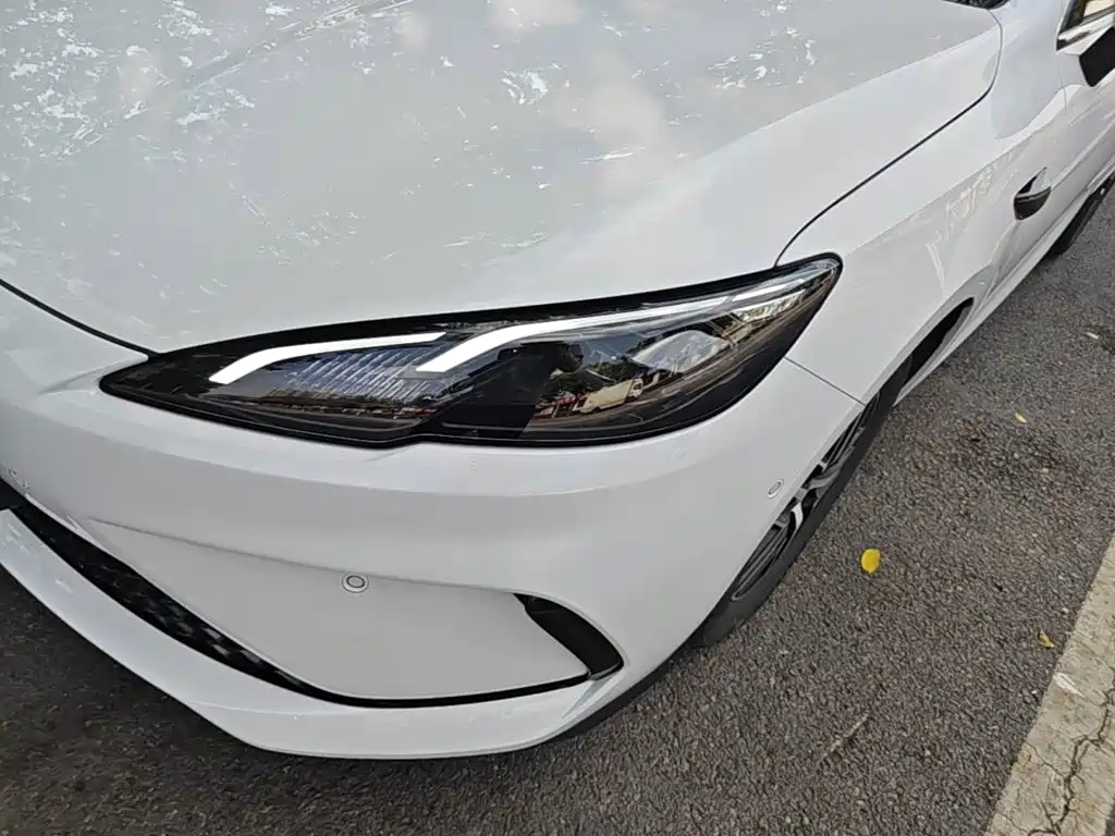 BYD Seal 05 DM-i 2025 — фото 24