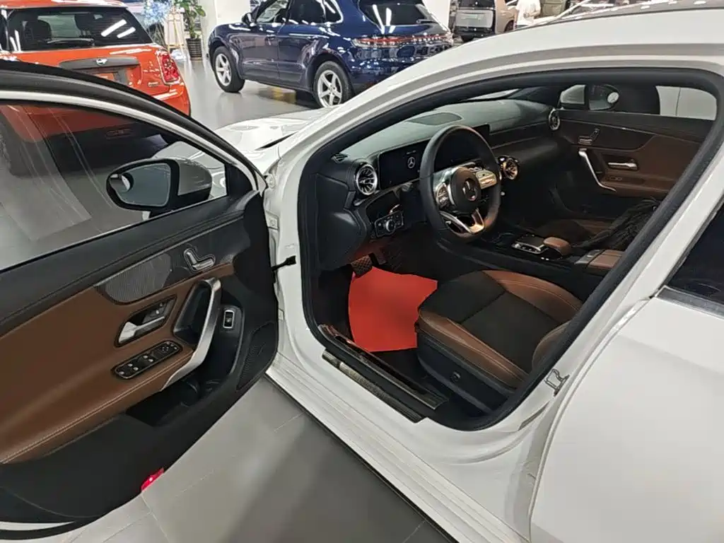 Mercedes-Benz A-Class 2020 — фото 16