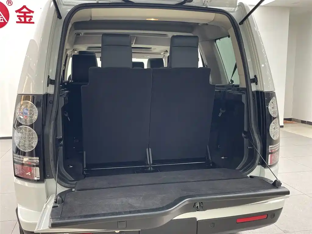 Land Rover Discovery 2016 — фото 36