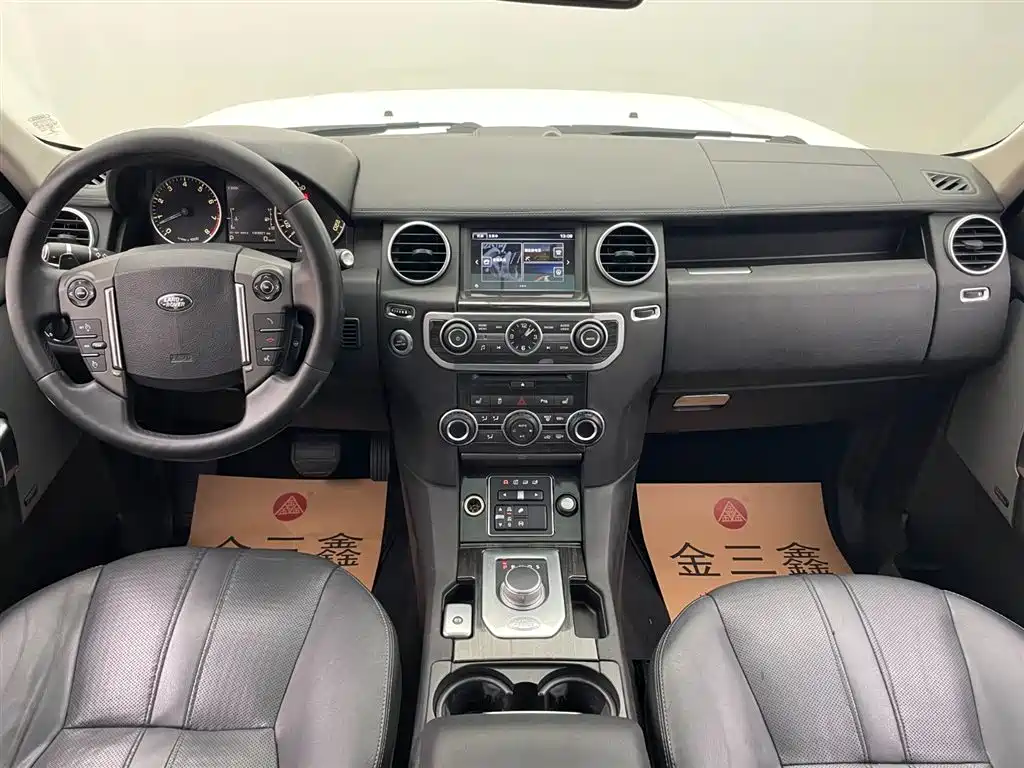 Land Rover Discovery 2016 — фото 28