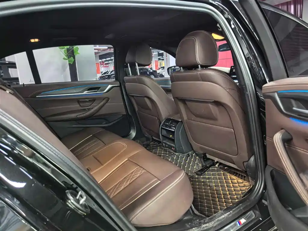 BMW 5 Series New Energy 2023 — фото 11
