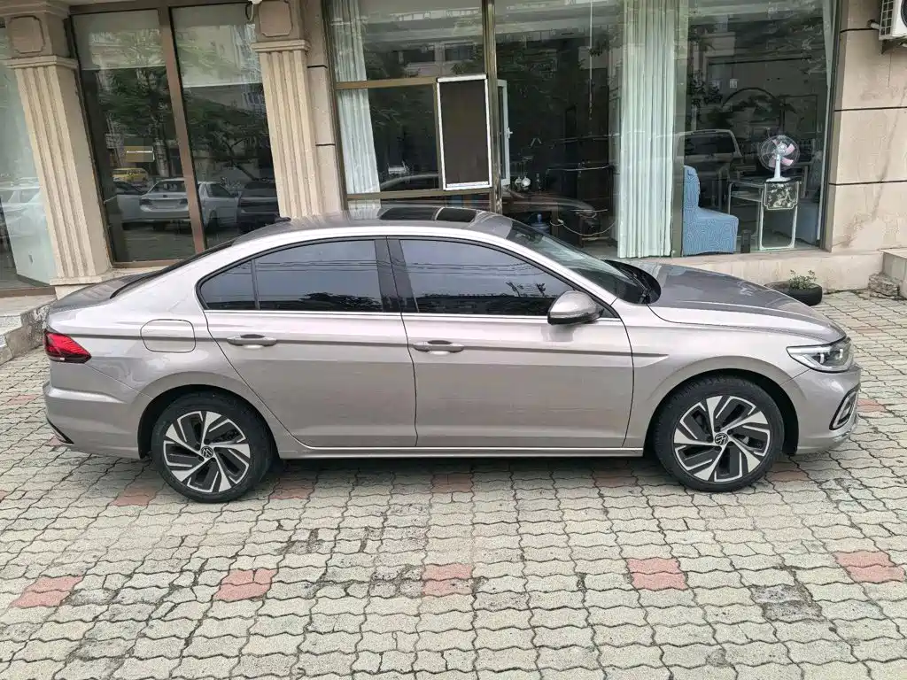 Volkswagen Bora 2023