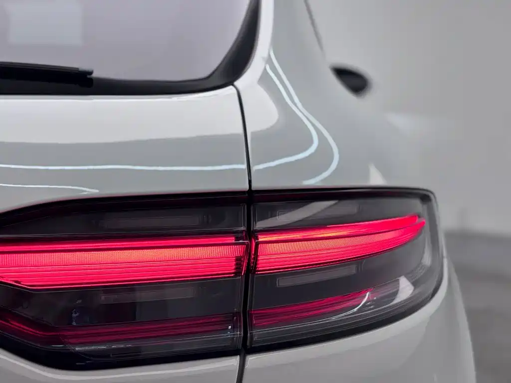 Porsche Macan 2019 — фото 10