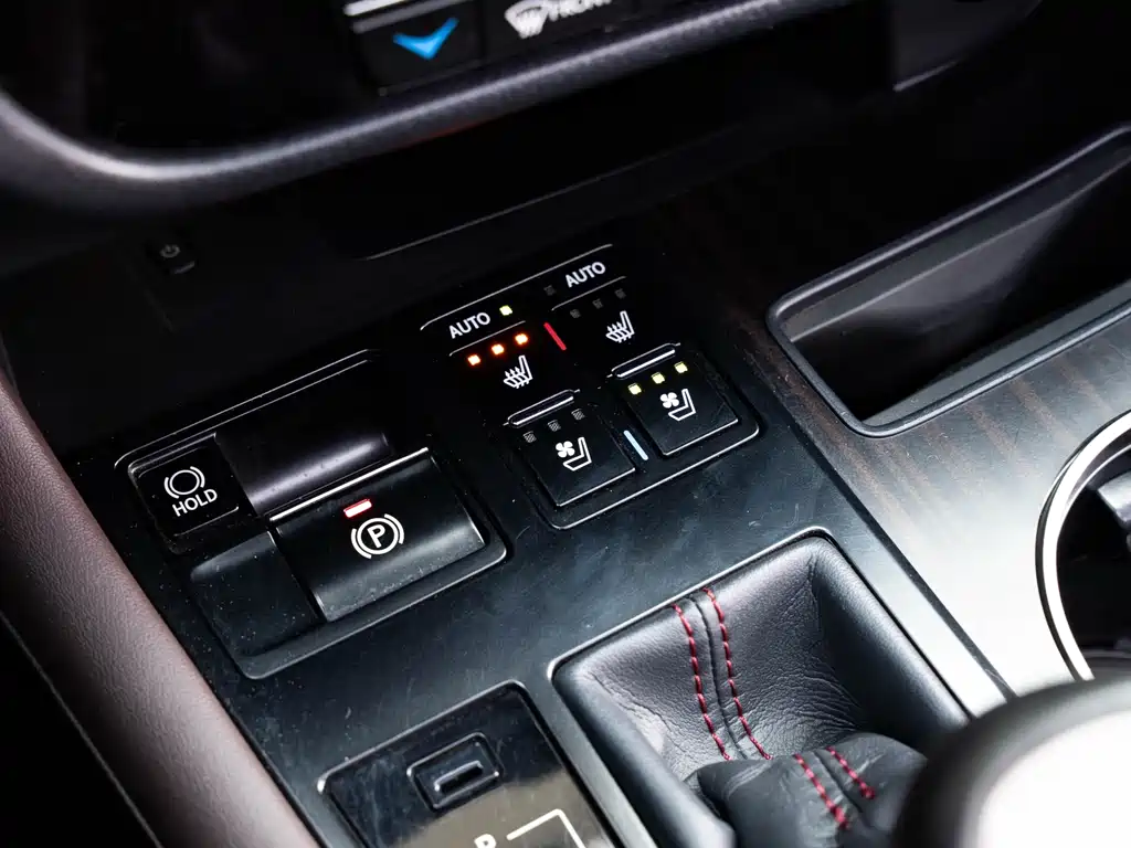 Lexus RX 2020 — фото 18