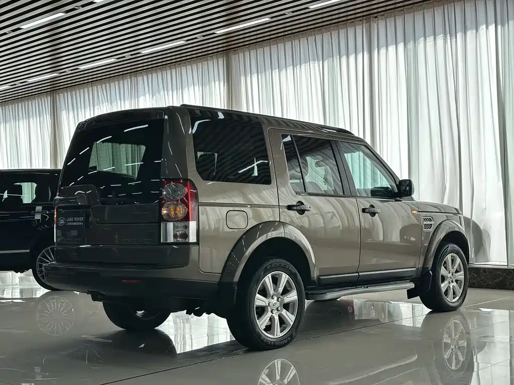 Land Rover Discovery 2013 — фото 6