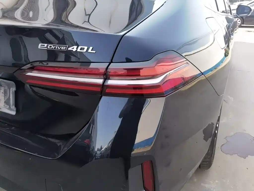 BMW i5 2025 — фото 8
