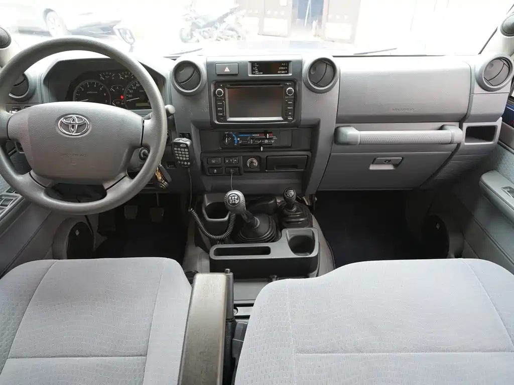 Toyota Land Cruiser 2018 — фото 26