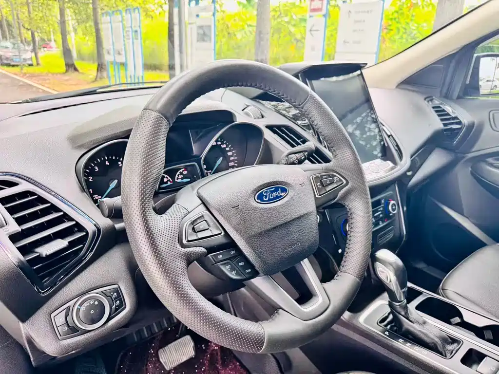 Ford Kuga 2020 — фото 11