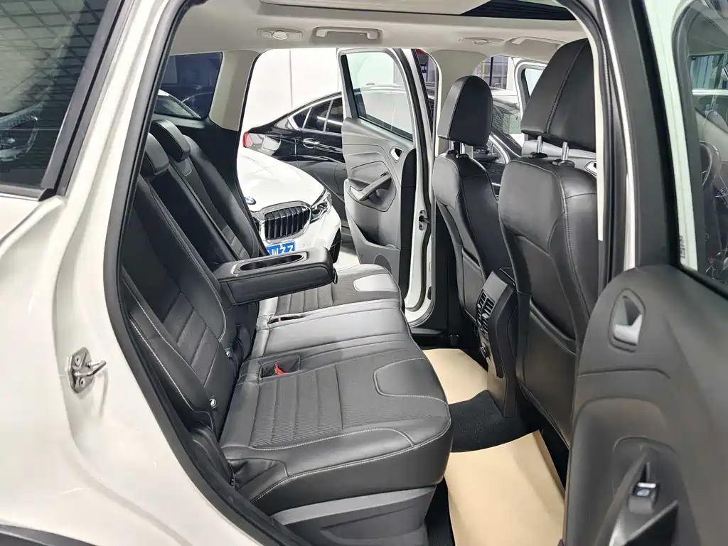 Ford Kuga 2016 — фото 9