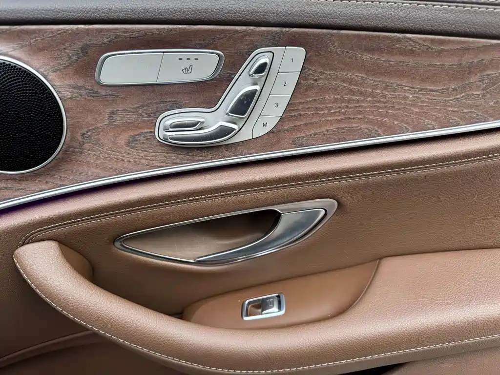 Mercedes-Benz E-Class 2022 — фото 24