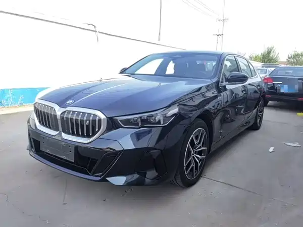 BMW i5 2025