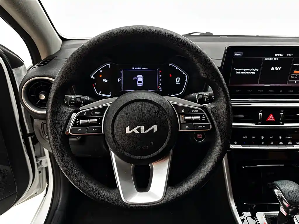 Kia K3 2021 — фото 17