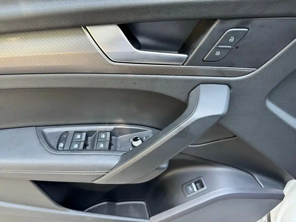Audi Q5L 2022 — фото 20