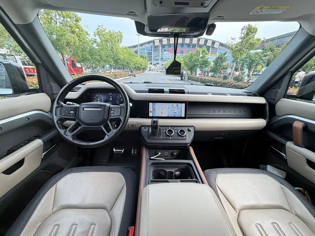 Land Rover Defender 2021 — фото 11