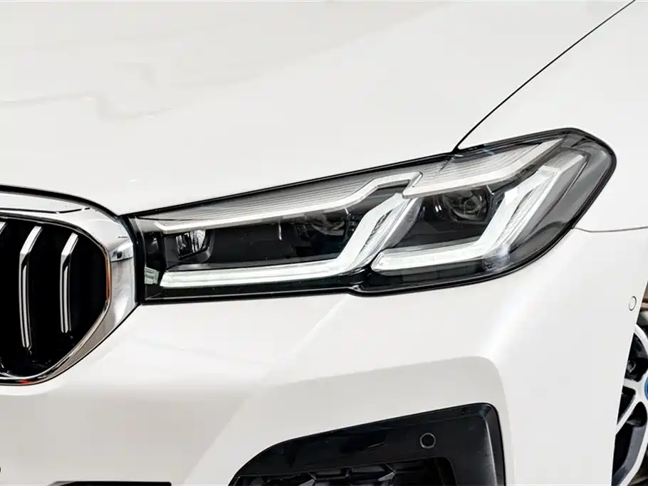 BMW 5 Series New Energy 2023 — фото 4