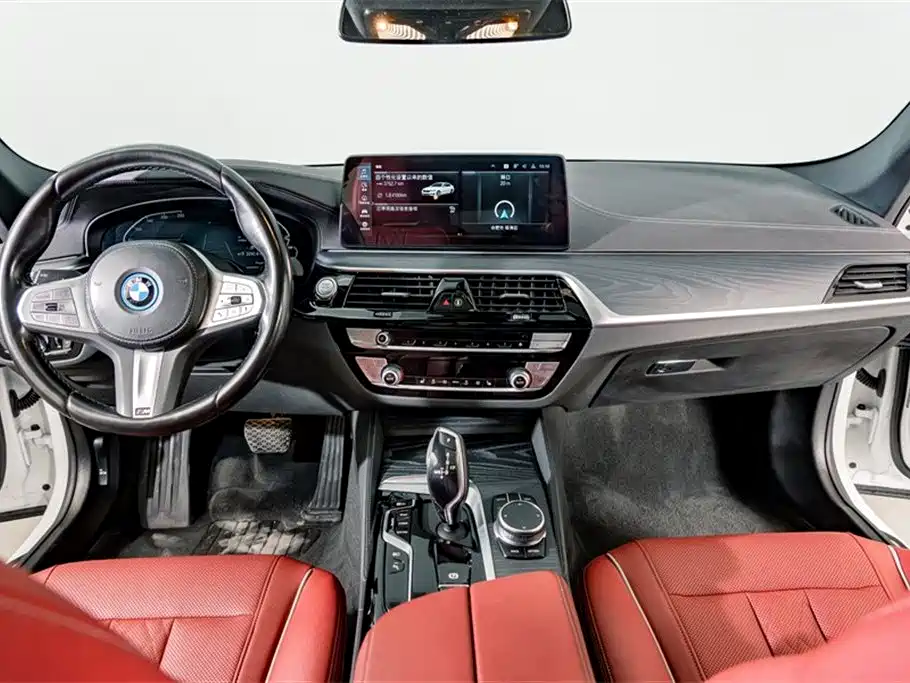 BMW 5 Series New Energy 2023 — фото 11