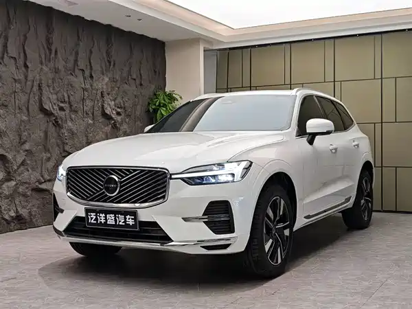 Volvo XC60 2025