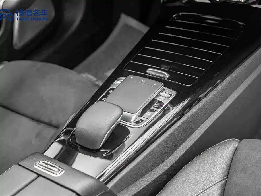 Mercedes-Benz A-Class 2019 — фото 19