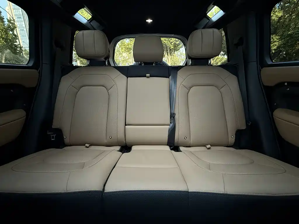Land Rover Defender 2025 — фото 20
