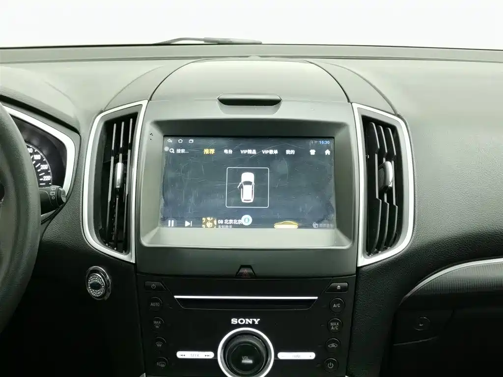 Ford Edge 2016 — фото 12