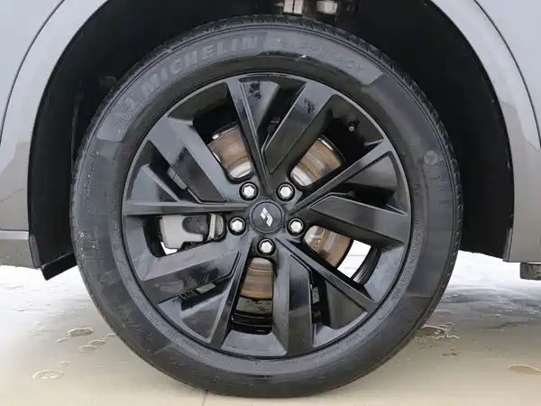 Li Auto L8 2023