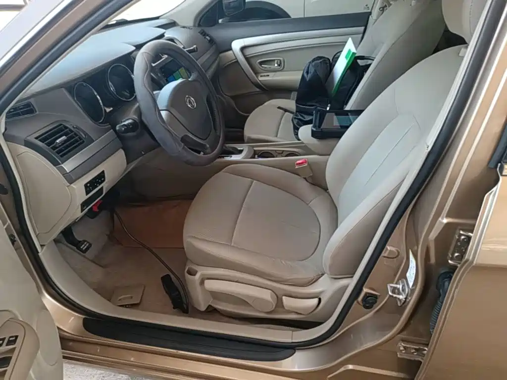 Dongfeng Fengshen A60 2015 — фото 15