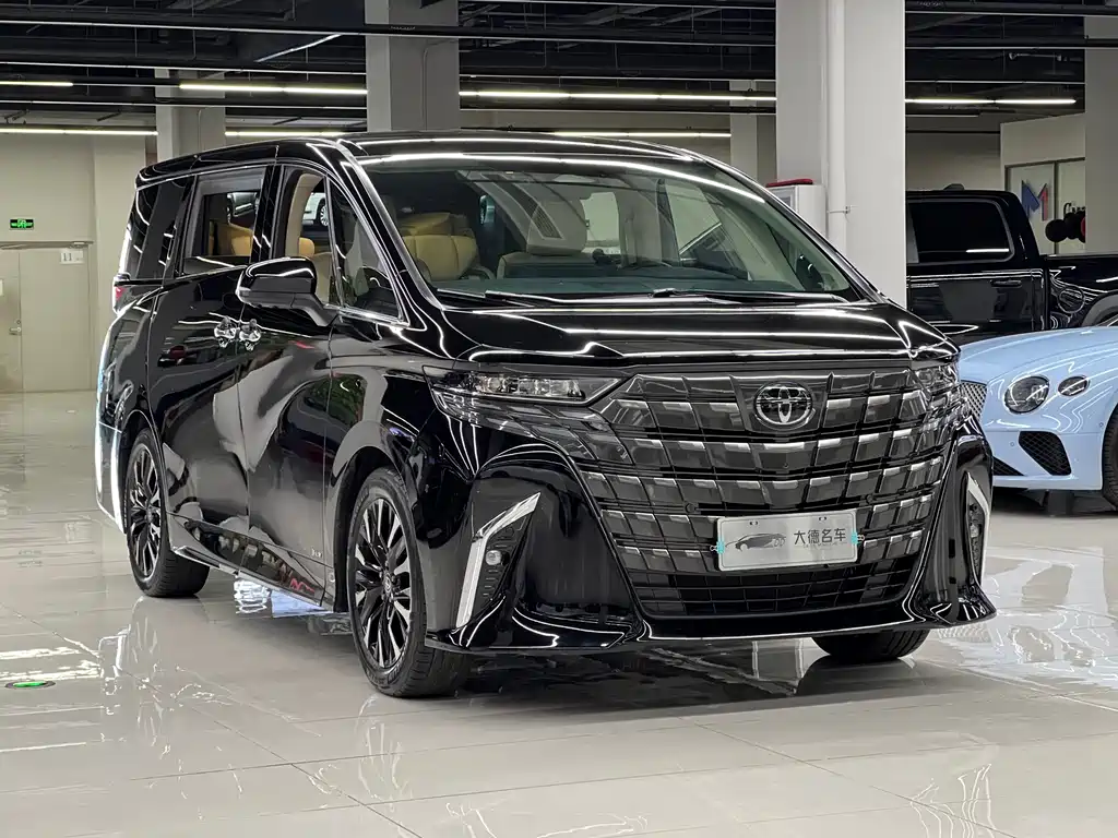 Toyota Alphard 2025 — фото 3