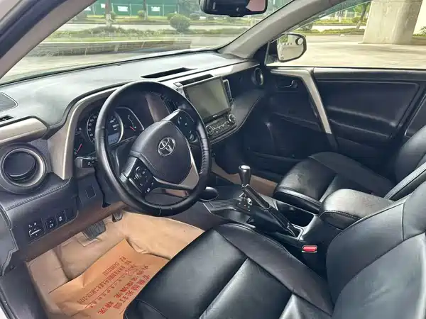 Toyota RAV4 2015