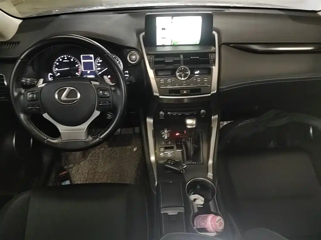 Lexus NX 2018 — фото 10