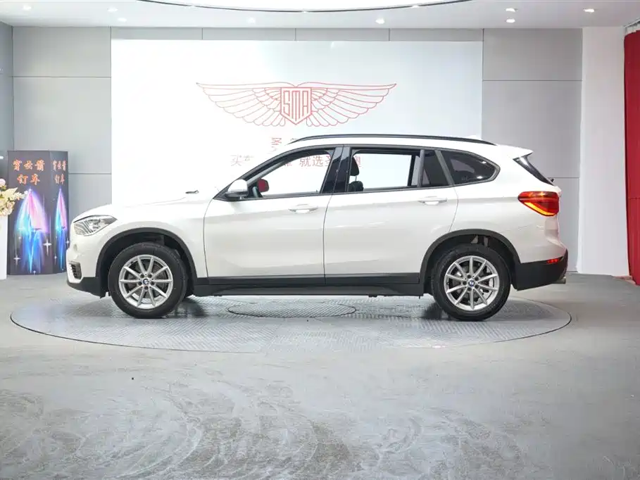BMW X1 2019 — фото 2
