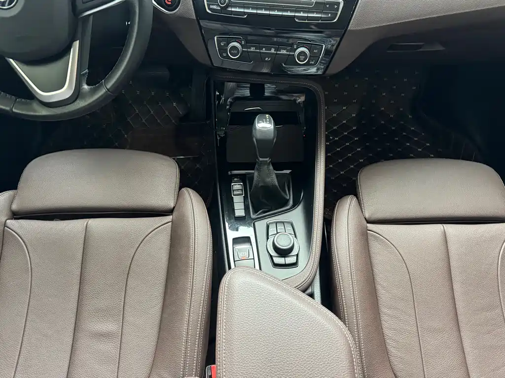 BMW X1 2018 — фото 11