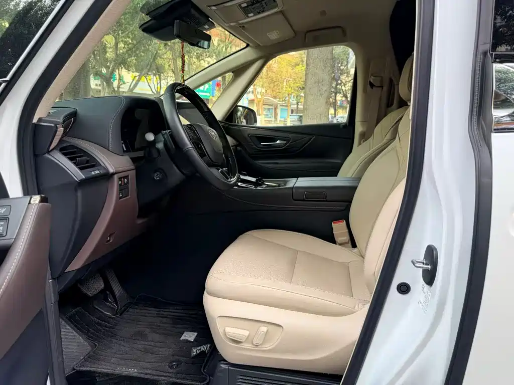 Toyota Alphard 2025 — фото 4