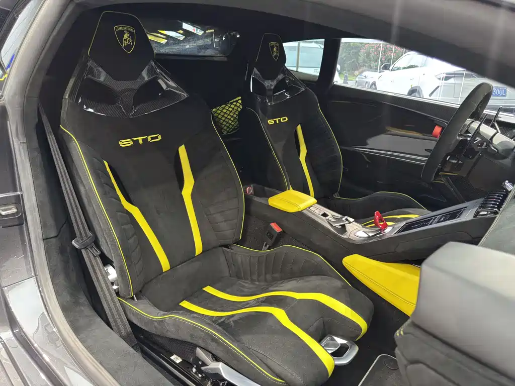Lamborghini Huracán 2023