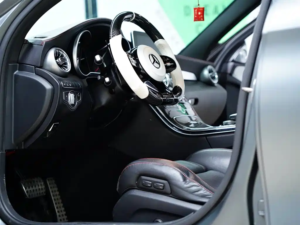 Mercedes-Benz C-Class AMG 2019 — фото 26