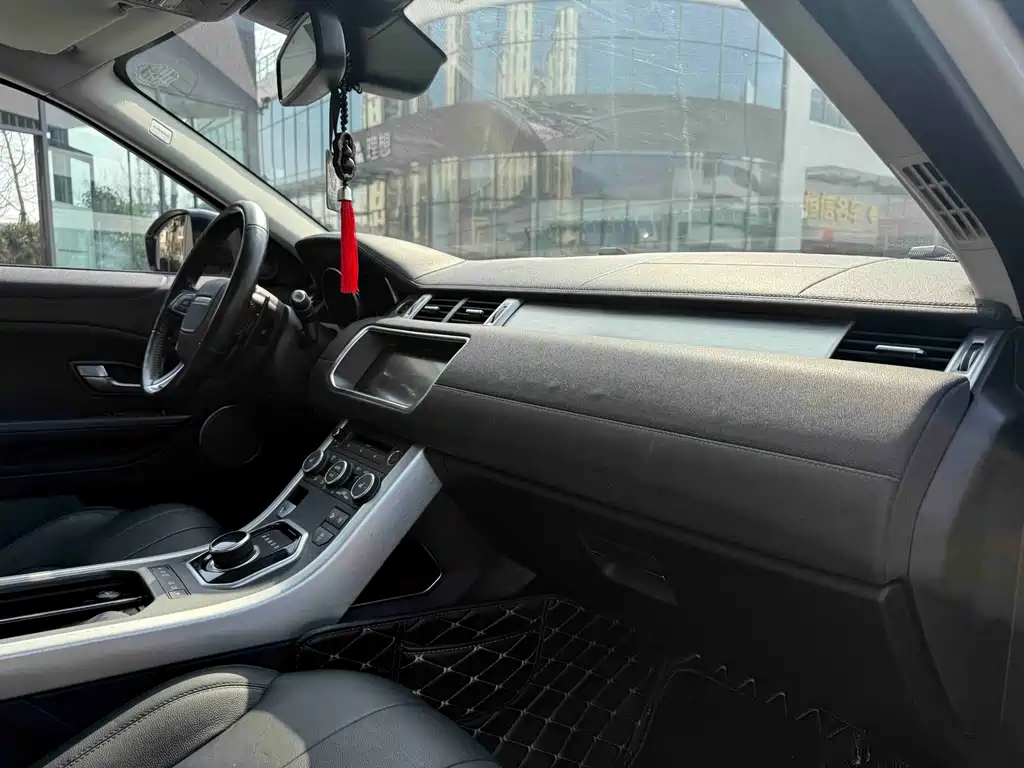 Land Rover Evoque 2018 — фото 10