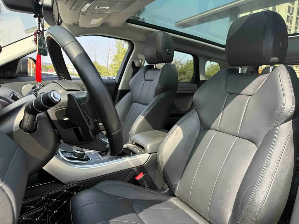 Land Rover Evoque 2018 — фото 11