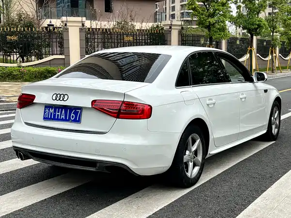 Audi A4L 2014
