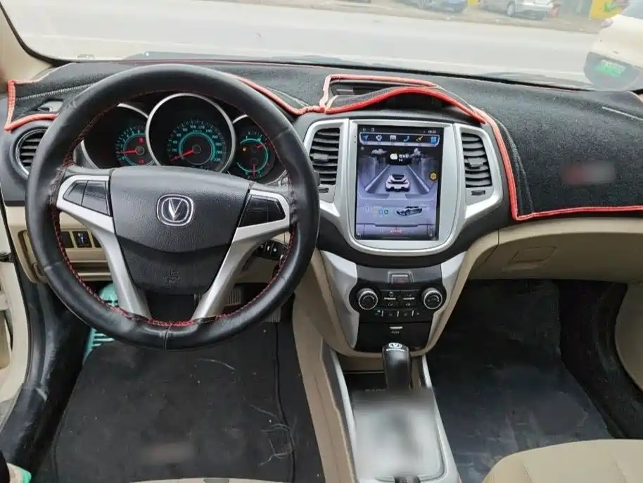Changan Eado 2015 — фото 15