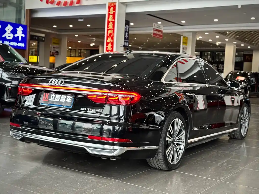 Audi A8 2021 — фото 6