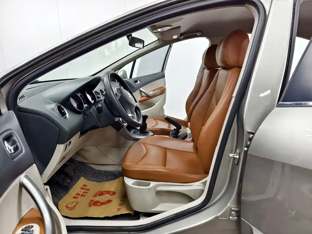 Peugeot 408 2014 — фото 10