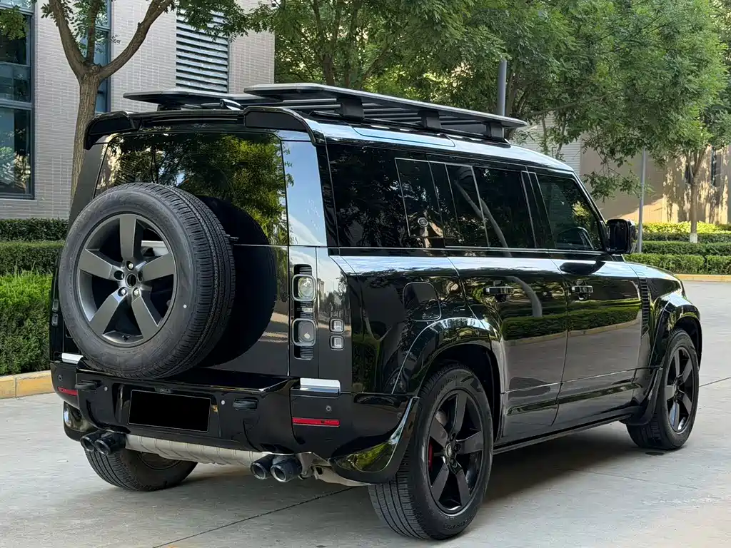 Land Rover Defender 2024 — фото 19