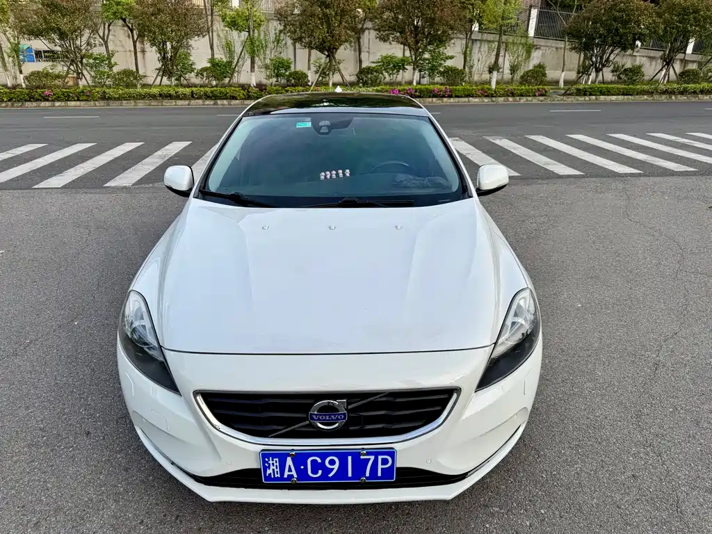 Volvo V40 2014 — фото 2