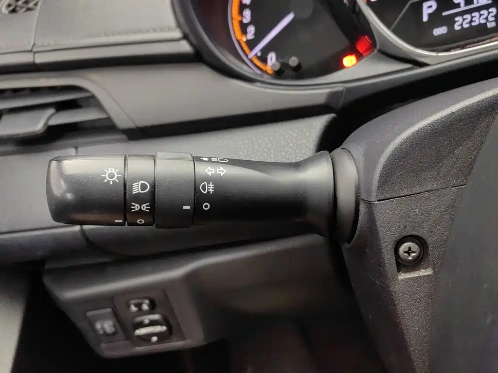 Toyota Yaris L 2022 — фото 21