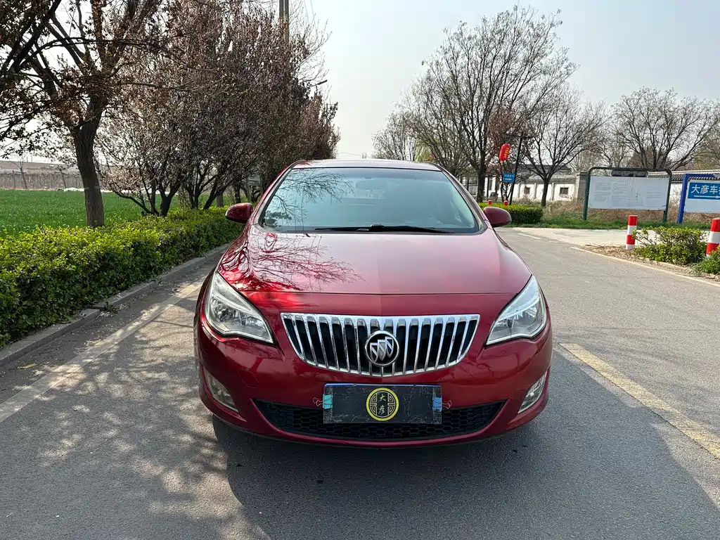 Buick Excelle 2013 — фото 2