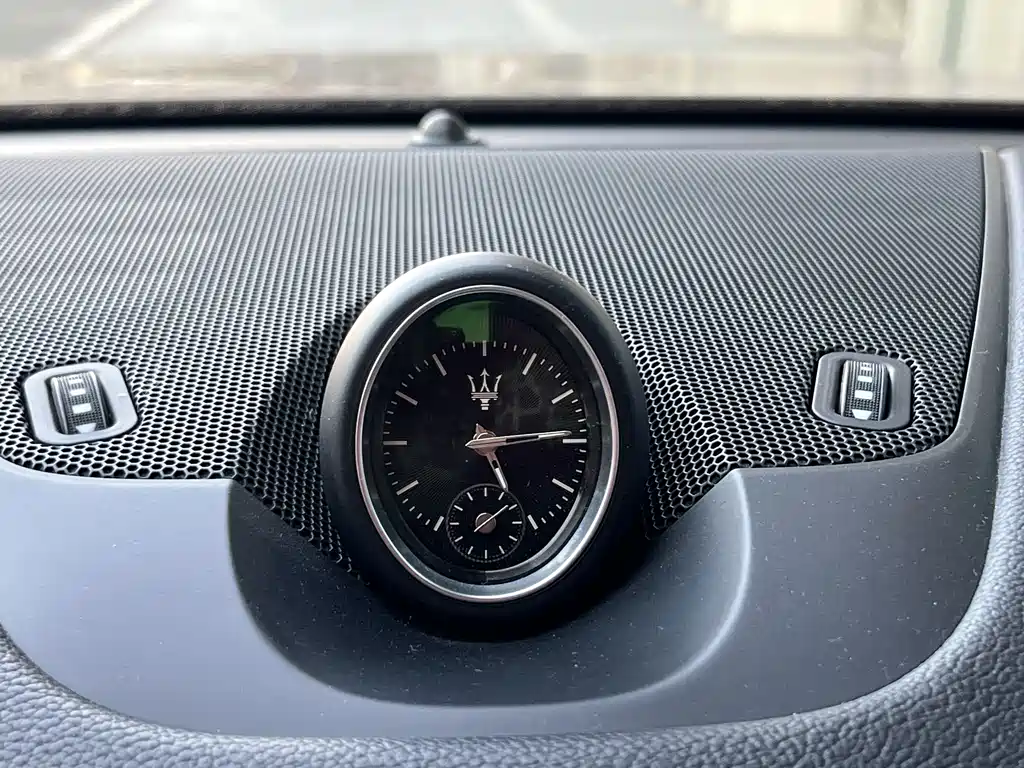 Maserati Levante 2017 — фото 15
